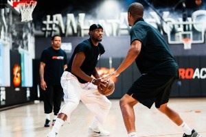 深陷交易流言！库明加社媒狂发20条💪训练动态