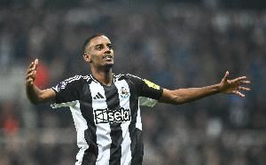 TA：伊萨克即将回到纽卡训练，他此前一直在皇家社会训练