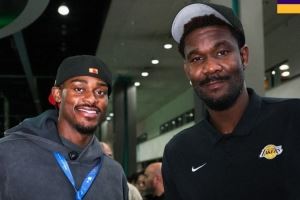 参加赞助商活动！湖人官推晒图：范德比尔特和艾顿玩得很开心