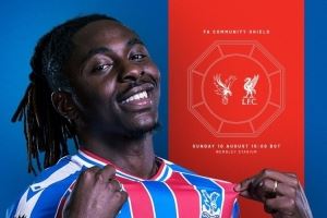 水晶宫发布社区盾杯对阵利物浦海报：埃泽单人出镜