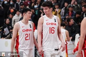 媒体人：定海神针胡金秋 后起之秀王俊杰 意外之喜余嘉豪