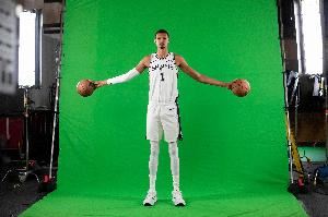 未来和现在我都要！文班大秀进攻半场砍下22分7板3助 正负值+13！