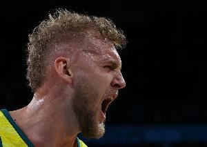 开发新武器！兰代尔三分5投4中 轰下12分3篮板1盖帽