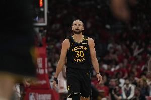 库里：第17个赛季的感觉非常好 希望能赢对阵湖人的揭幕战